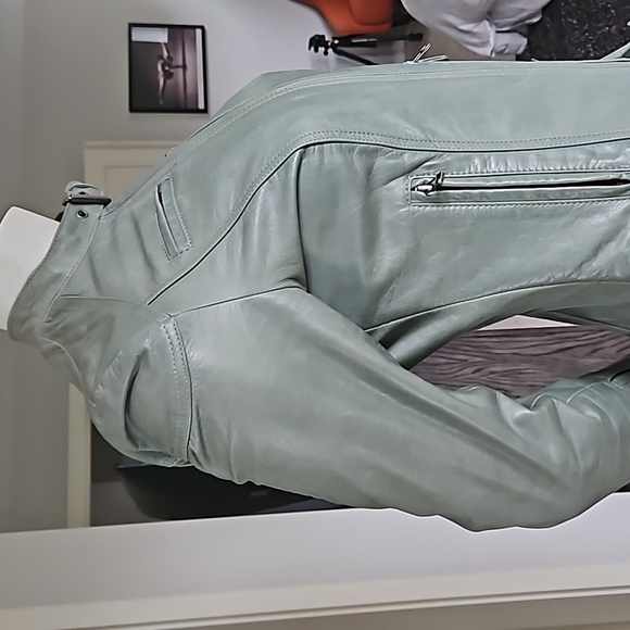 Danier Leather Jacket Size XS - Picture 6 of 10